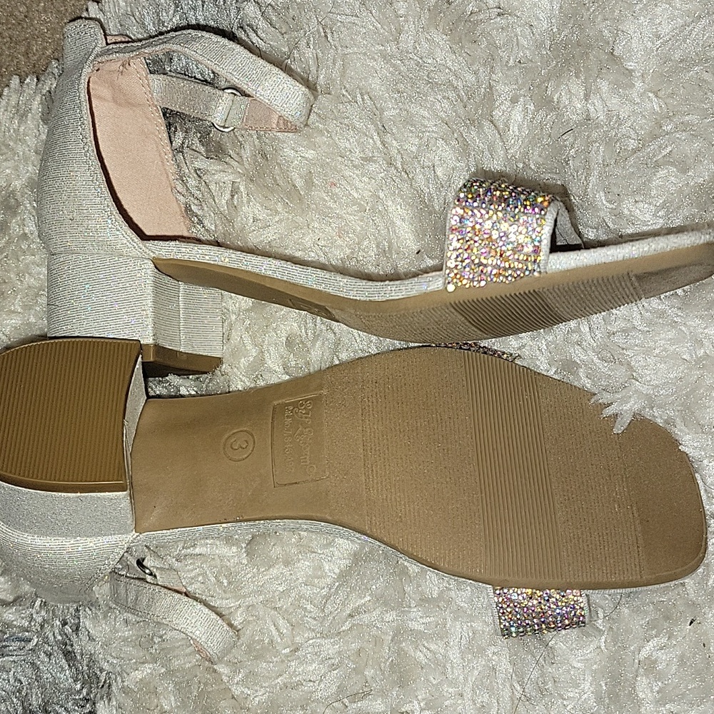 Lil. Girls Sz. 3 Rhinestone Dress Sandals - Picture 3 of 5